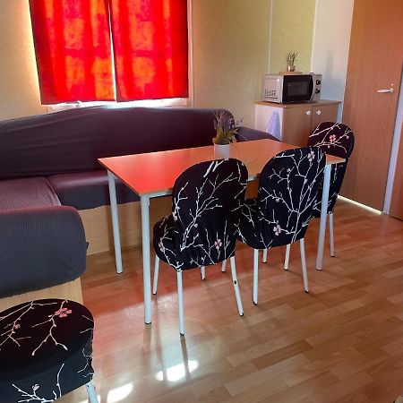 Mobil-Home Au Bord De L'Eau Feins Extérieur photo